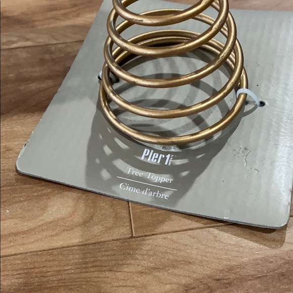 Pier 1 Wire gold bird Tree Topper - Picture 5 of 8